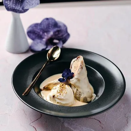 فندق Ambasador 5*