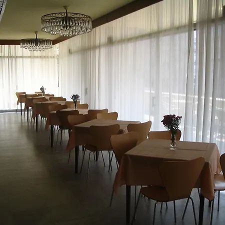 Szálloda Ambasador Ni