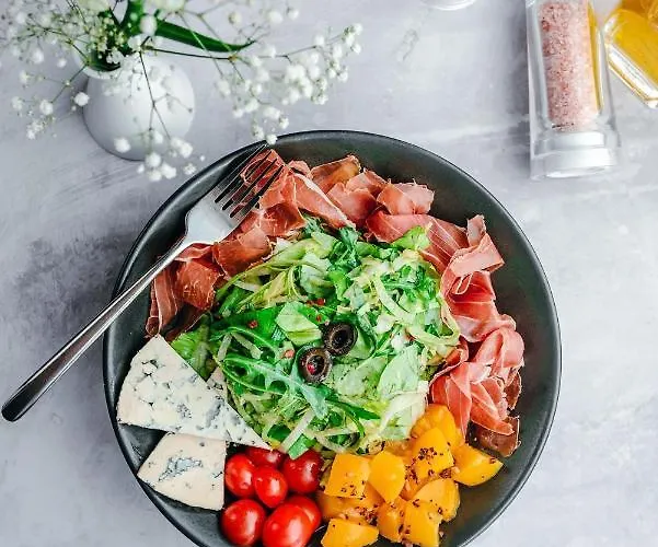 Ambasador ホテル 5*