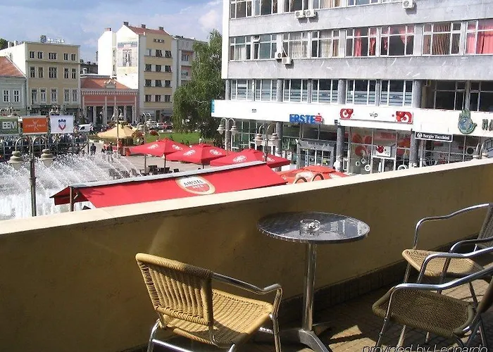 Ambasador ホテル 5*