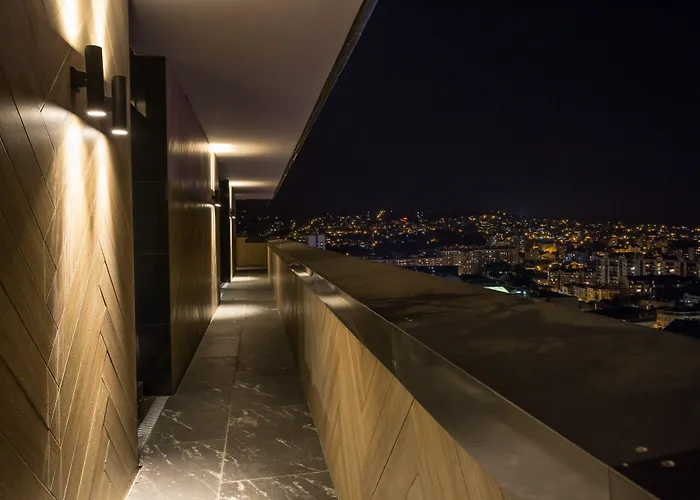 Ambasador ホテル 5*